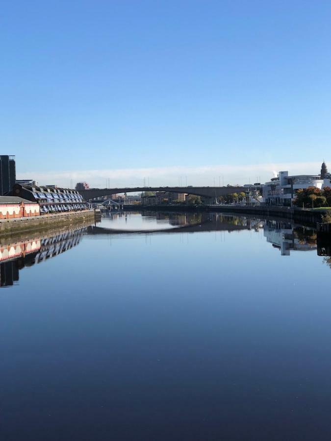 Sec/ Hydro Two Bed Flat With Free Parking And Great View Apartment Glasgow Luaran gambar