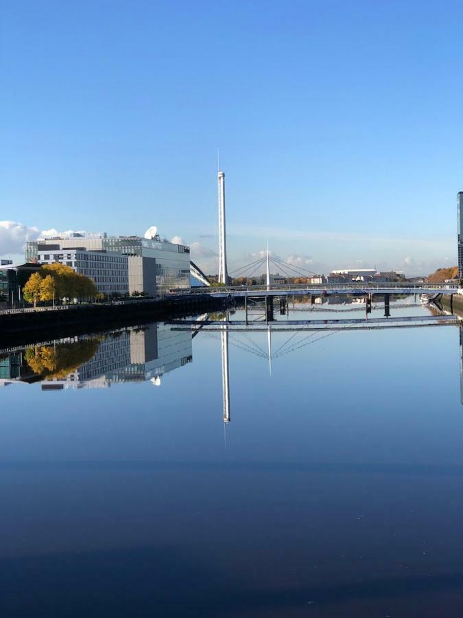 Sec/ Hydro Two Bed Flat With Free Parking And Great View Apartment Glasgow Luaran gambar